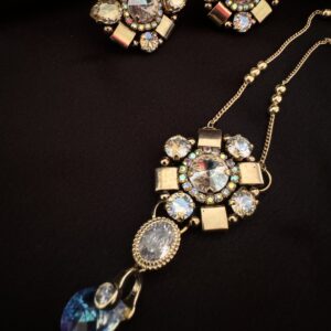 Kaklo papuošalas| Mėta